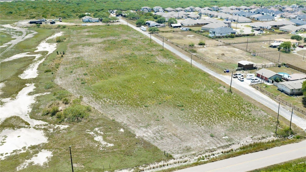 4.87 acres in Nueces County - photo 9