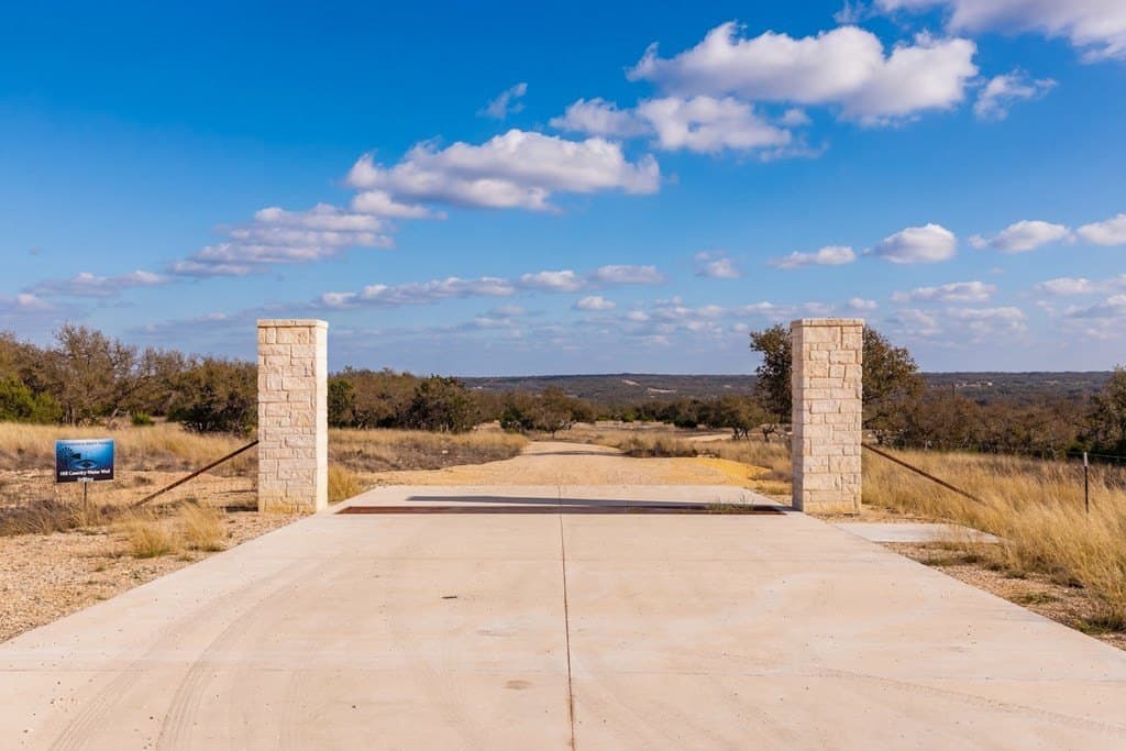 12 acres in Kerr County gallery image 4