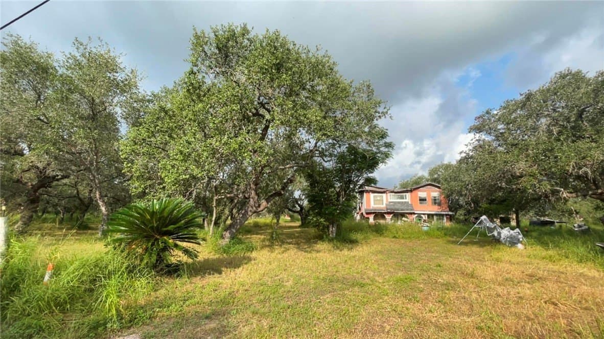 1.25 acres in Bee County