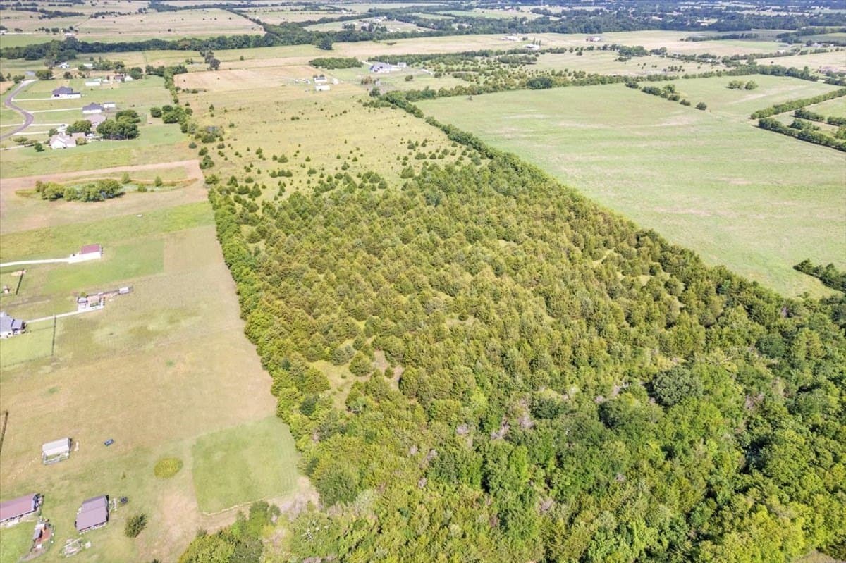 22.94 acres in Hunt County - photo 21