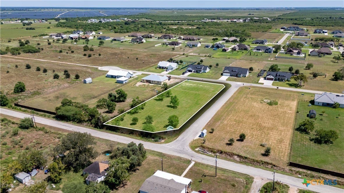 1 acres in Victoria County gallery image 2
