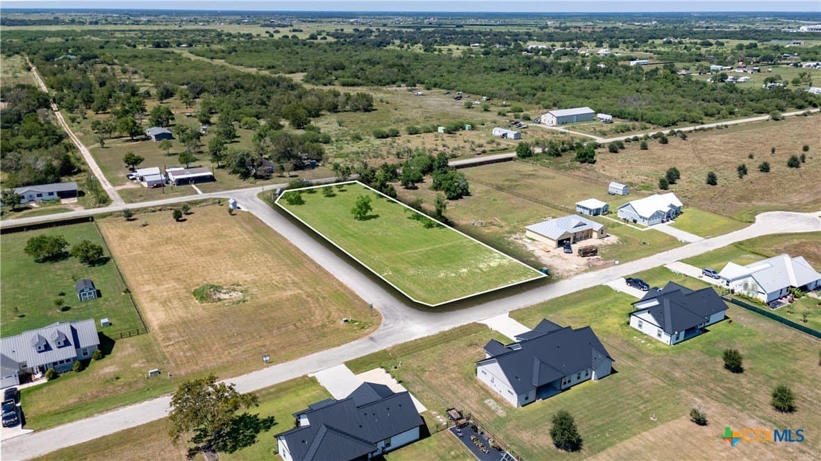 1 acres in Victoria County gallery image 3
