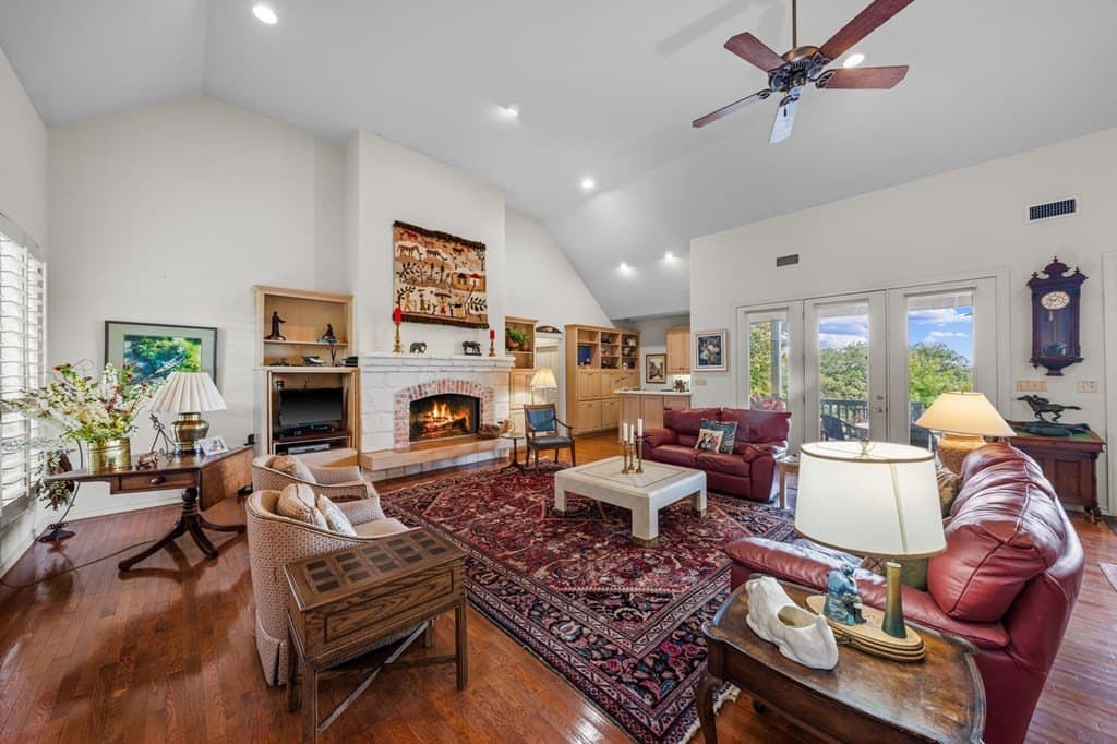 10.33 acres in Kerr County gallery image 3