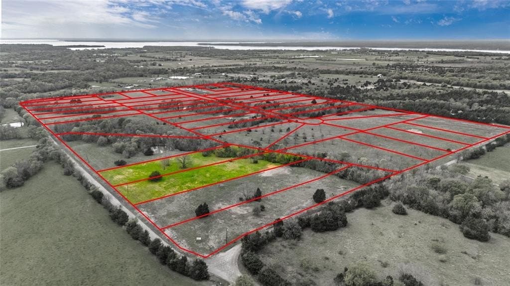 1.85 acres in Hunt County gallery image 2