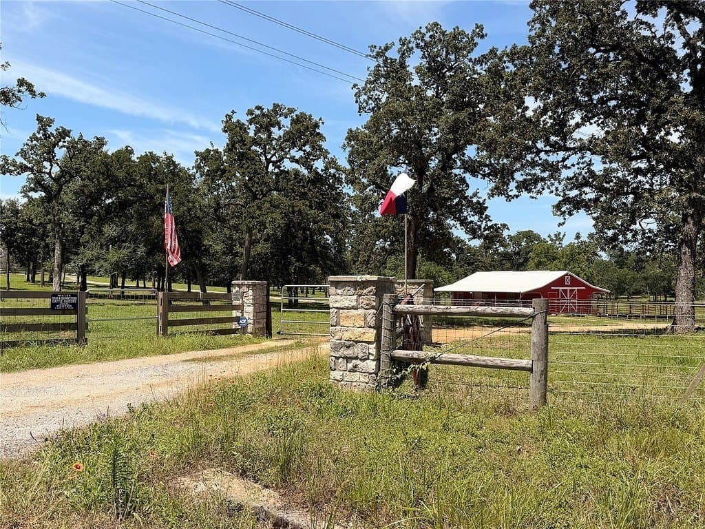 22.45 acres in Waller County