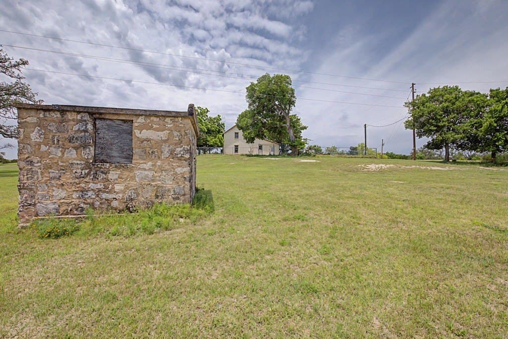 10 acres in Gillespie County - photo 12