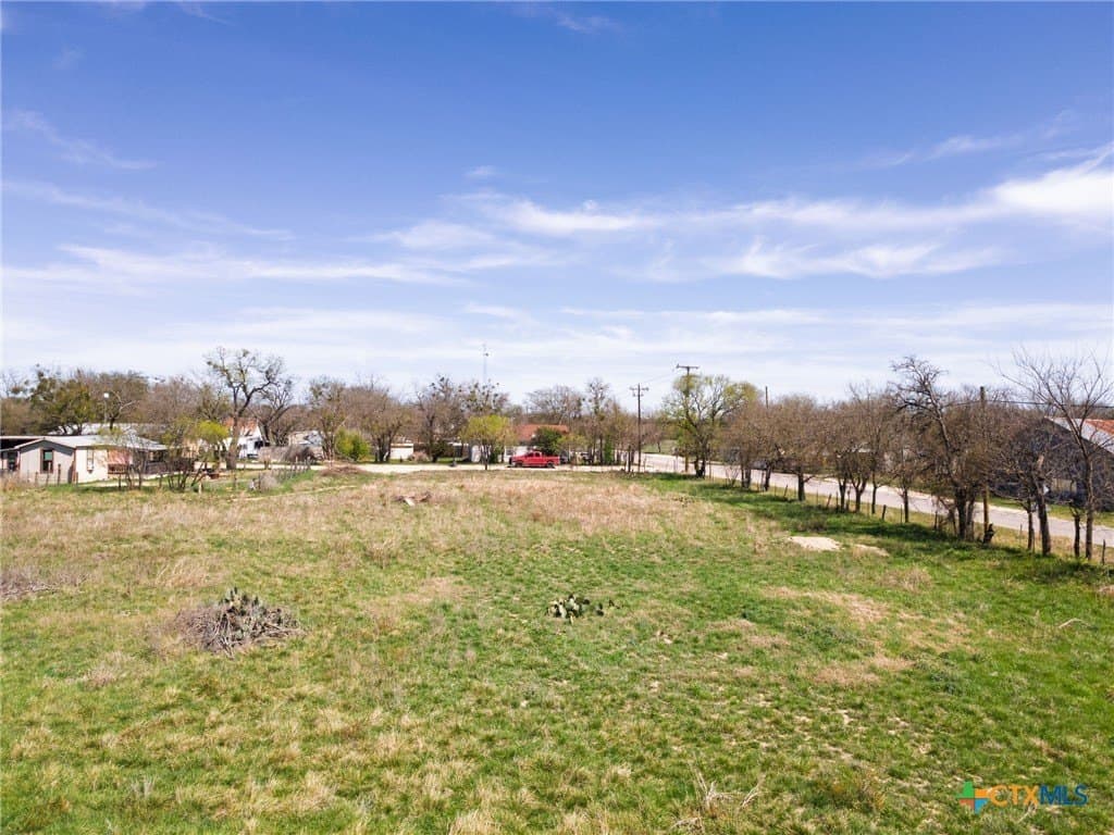 2 acres in Lampasas County gallery image 2