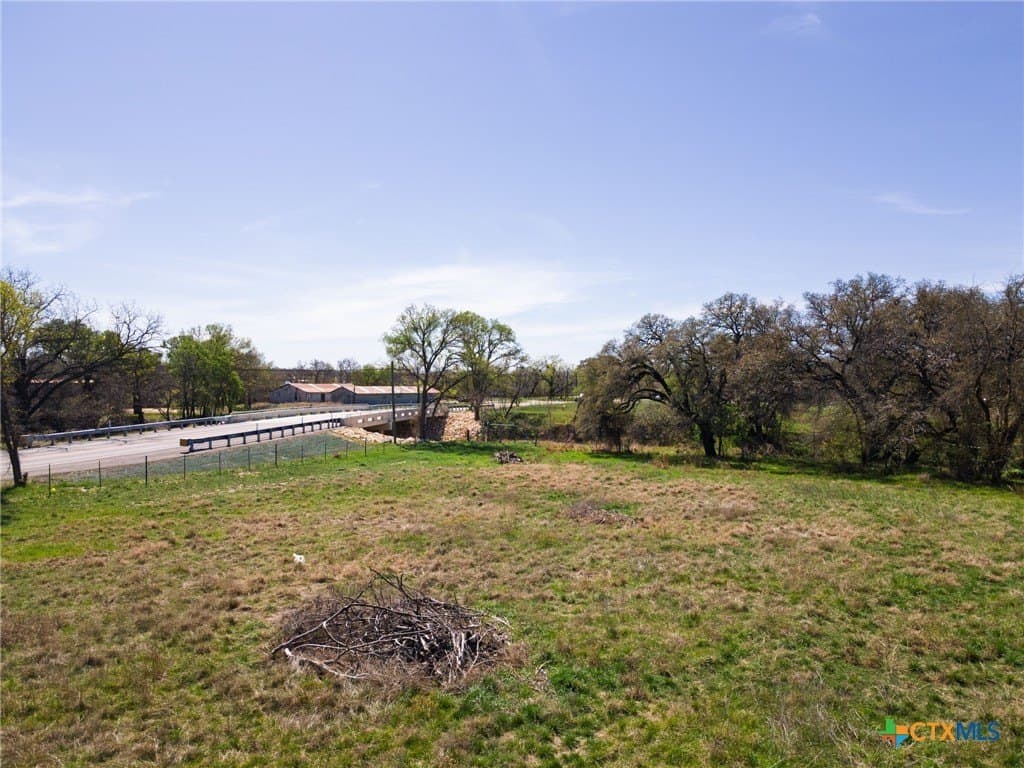 2 acres in Lampasas County gallery image 4