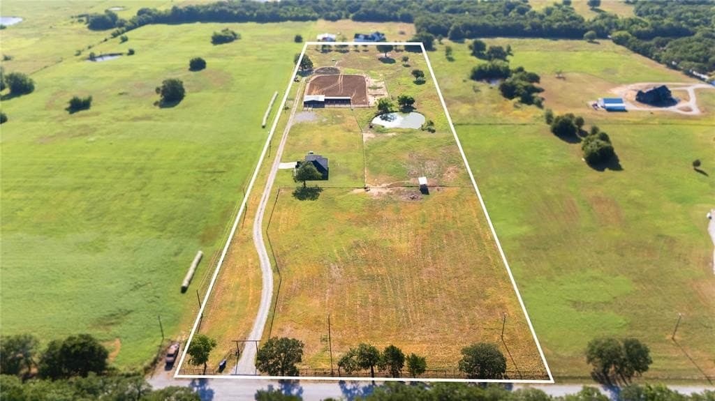 11 acres in Cooke County