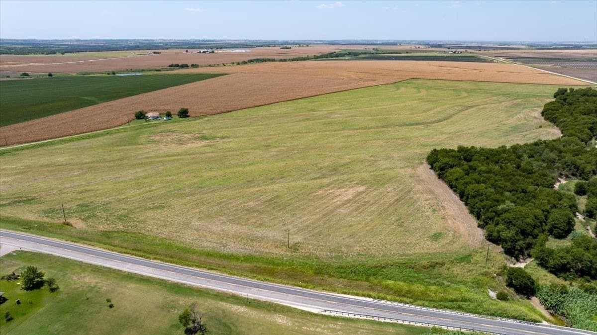 22.08 acres in Hill County - photo 8