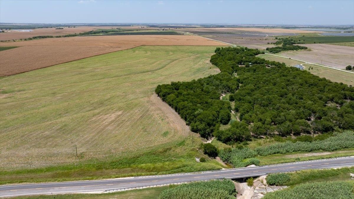 22.08 acres in Hill County - photo 7