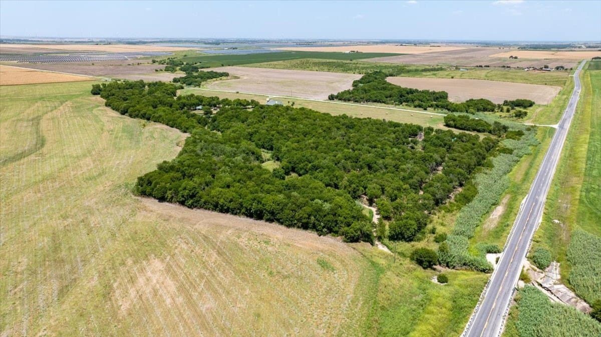 22.08 acres in Hill County - photo 6