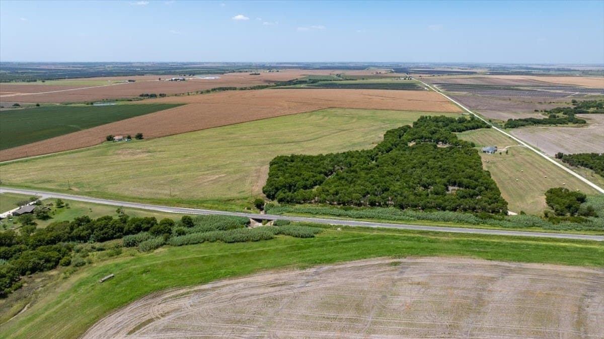 22.08 acres in Hill County - photo 9