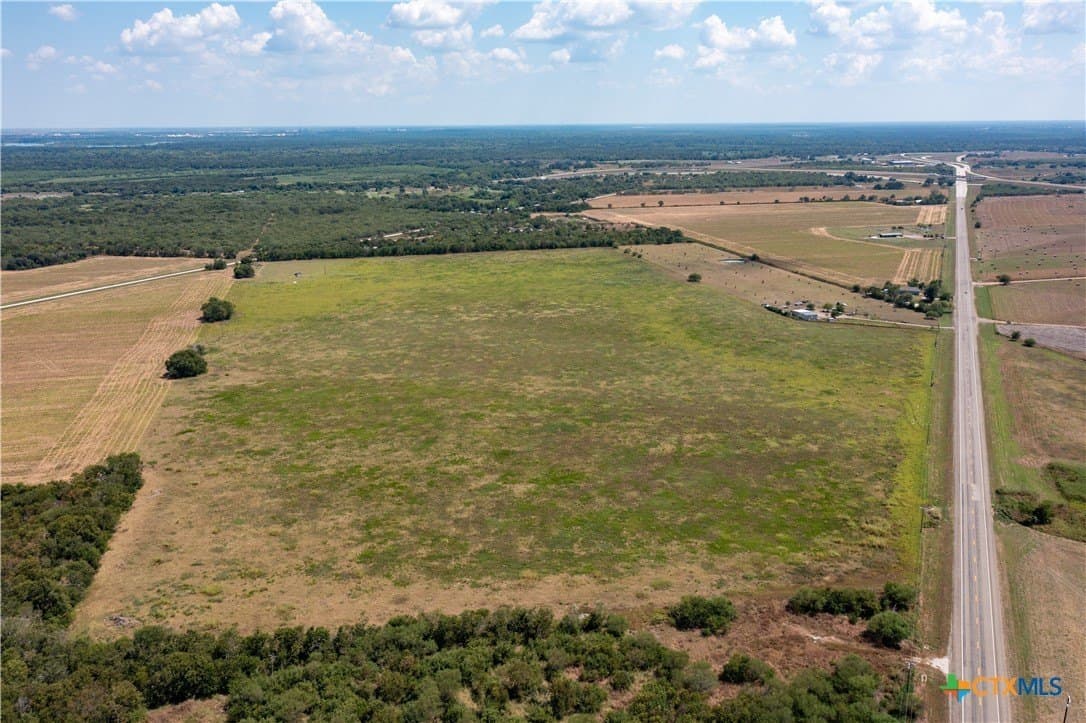 19.5 acres in Victoria County - photo 7