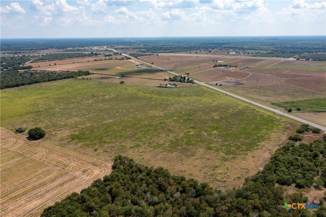 19.5 acres in Victoria County - photo 9