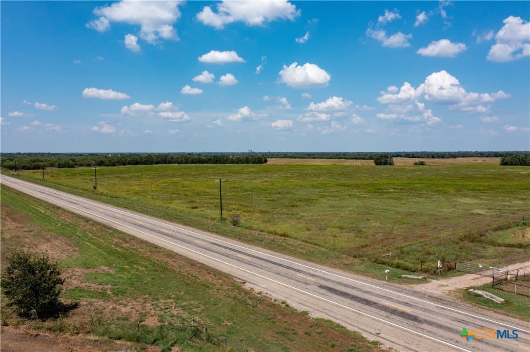 19.5 acres in Victoria County - photo 18