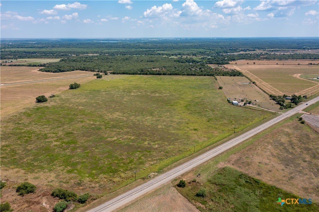19.5 acres in Victoria County - photo 6