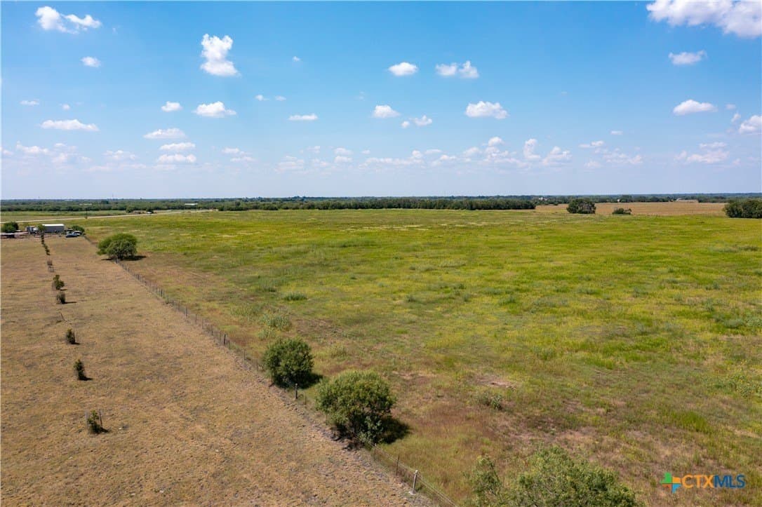 19.5 acres in Victoria County featured view