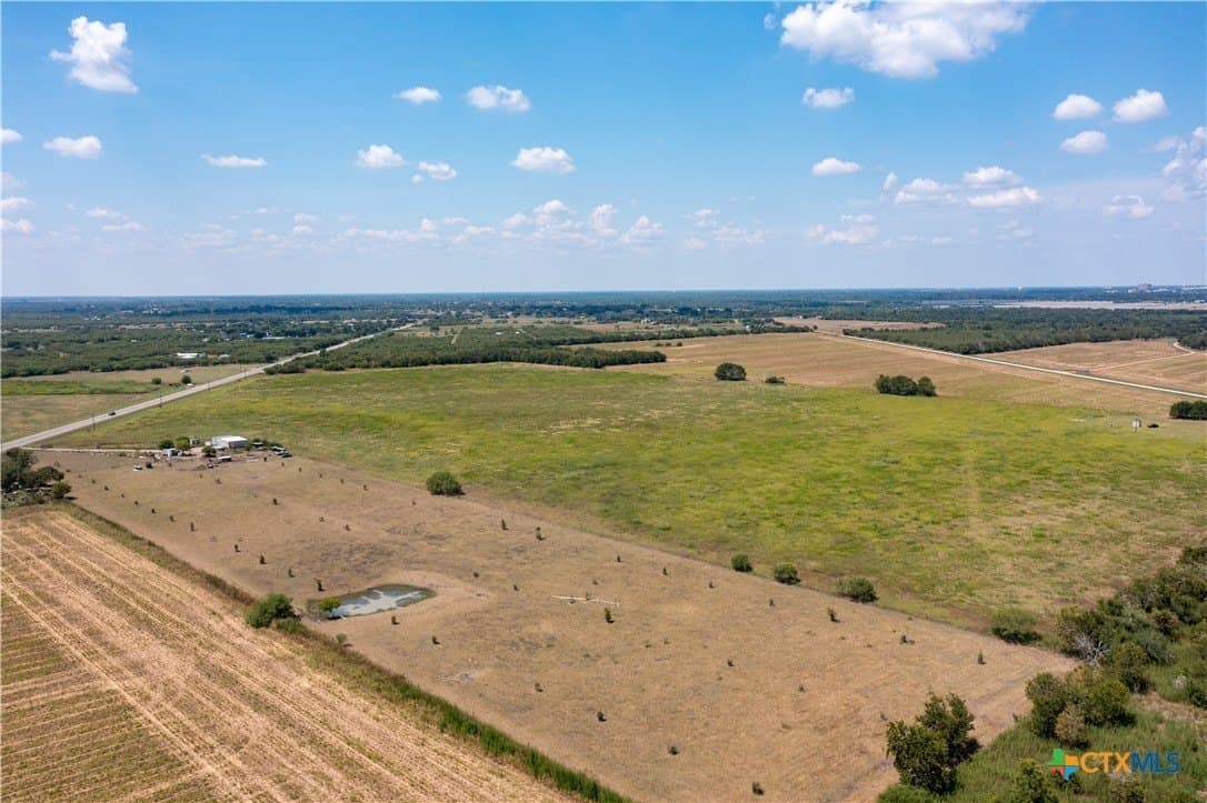 19.5 acres in Victoria County - photo 16