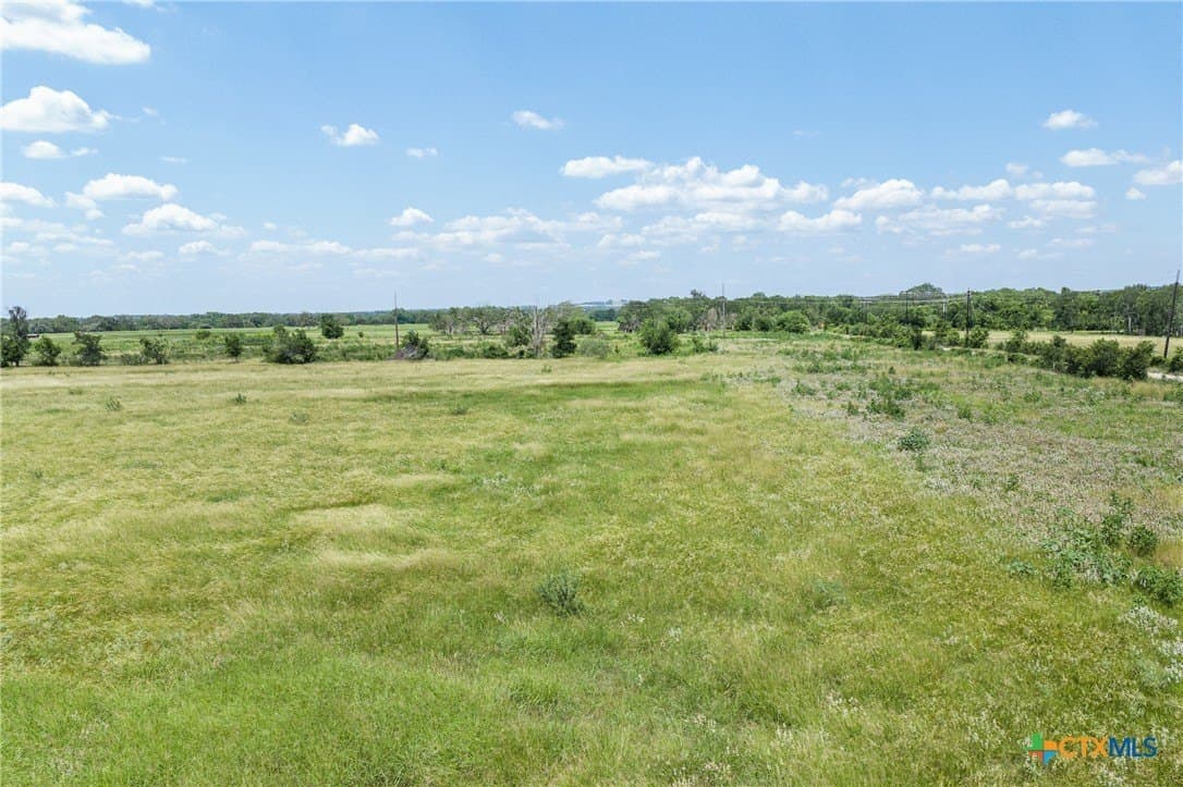 5.27 acres in Gonzales County - photo 10