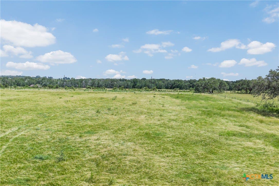 5.27 acres in Gonzales County - photo 11
