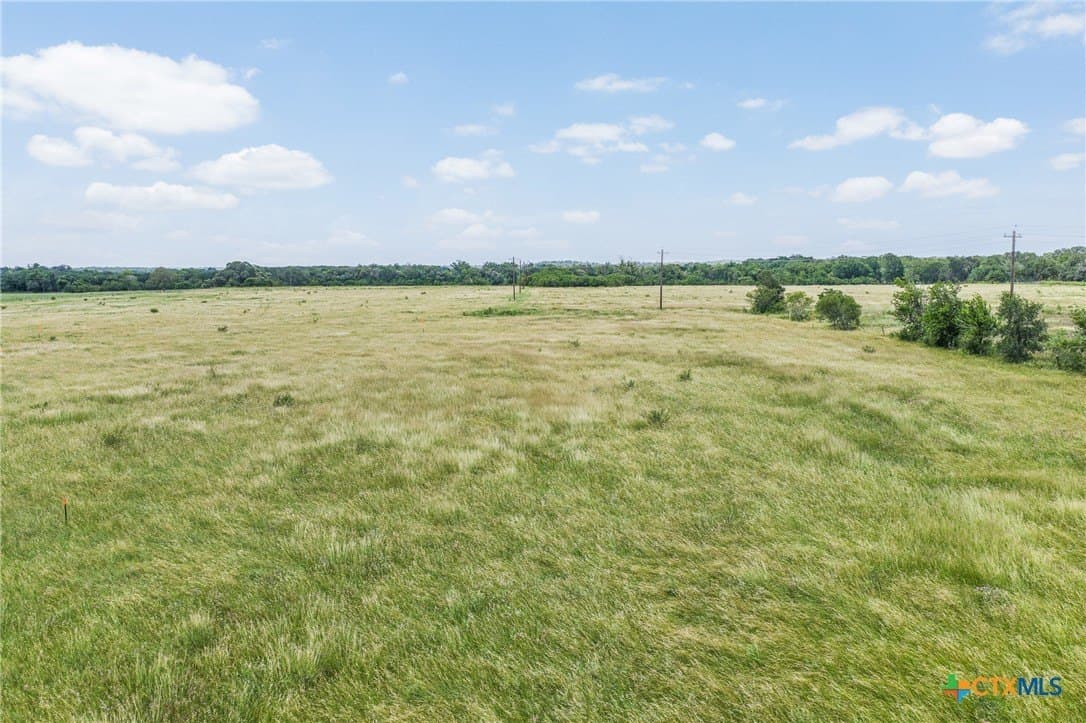 5.27 acres in Gonzales County - photo 8