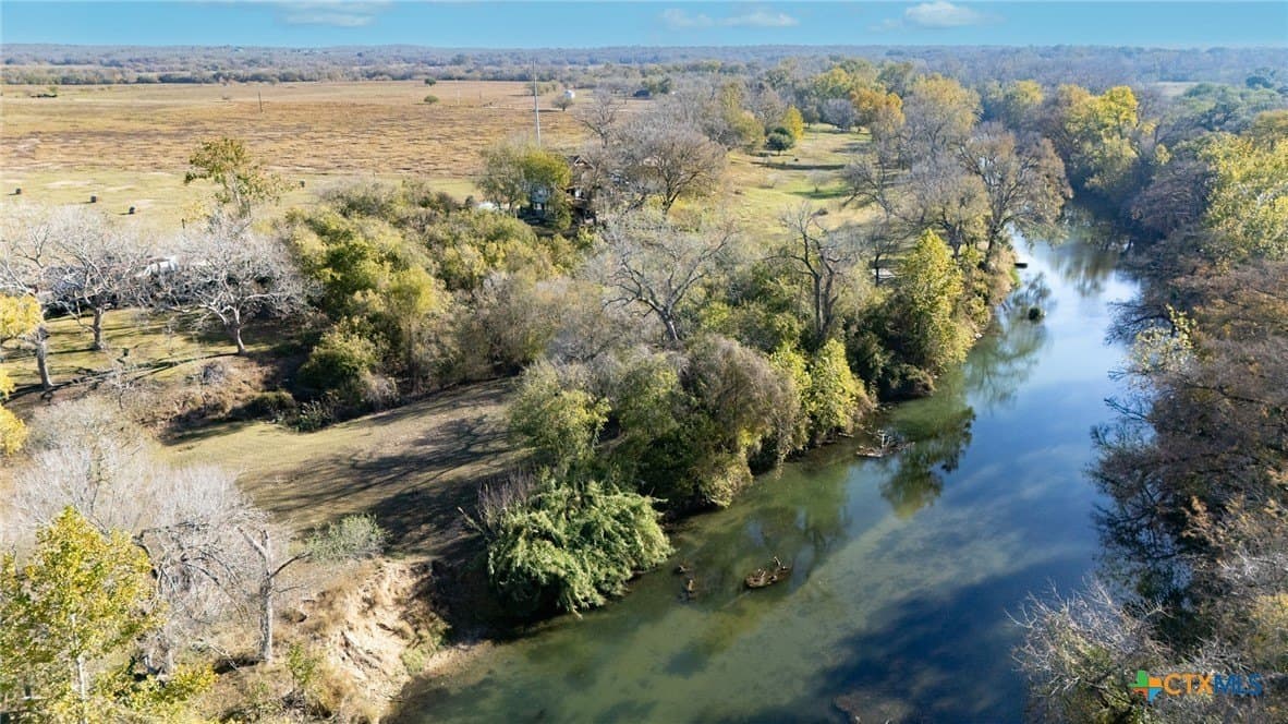1.39 acres in Guadalupe County gallery image 2