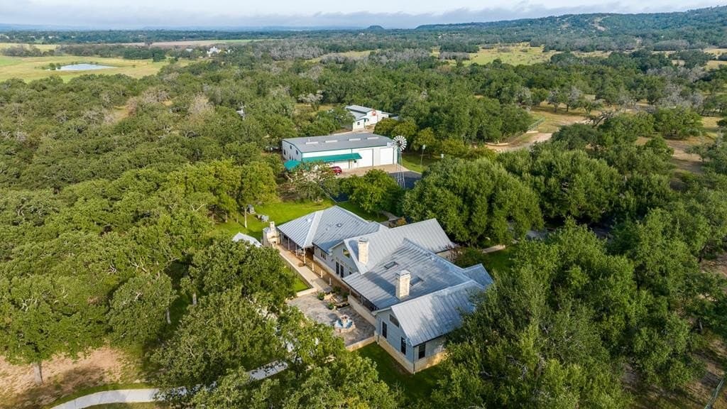 134.8 acres in Gillespie County