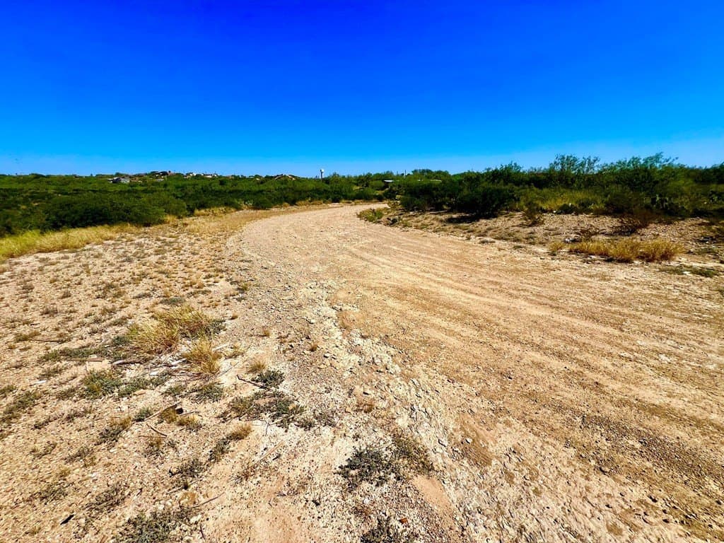 0.46 acres in Maverick County gallery image 3
