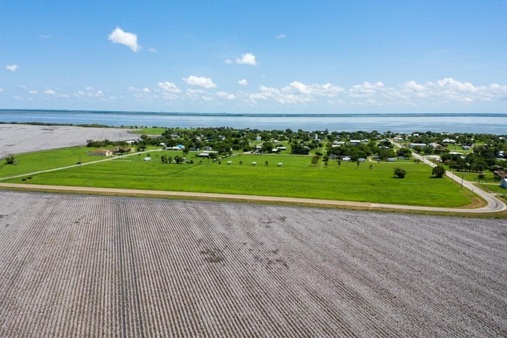 0.7 acres in Refugio County - photo 6