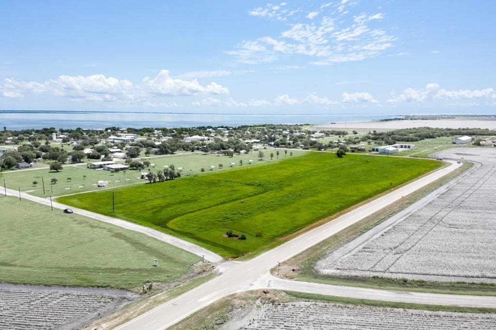 0.7 acres in Refugio County - photo 3