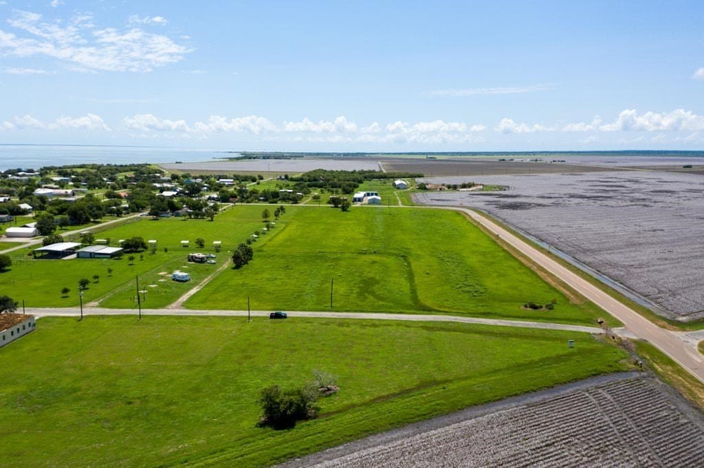 0.7 acres in Refugio County - photo 17