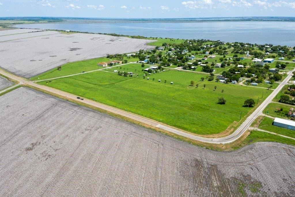 0.7 acres in Refugio County - photo 25