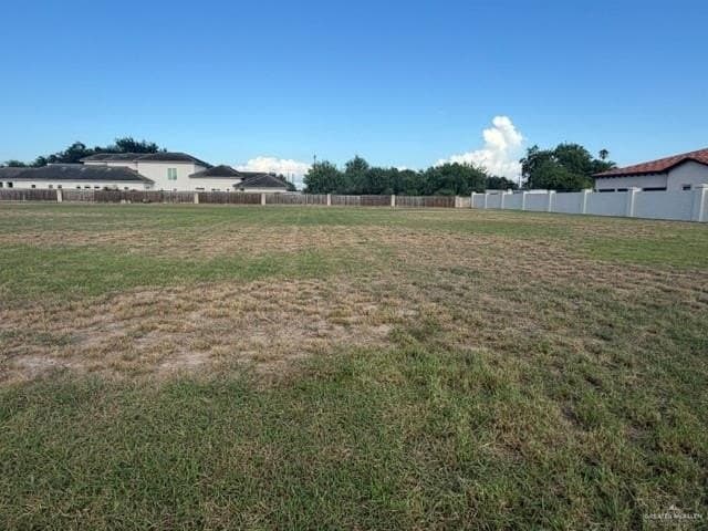 0.9 acres in Hidalgo County - photo 2