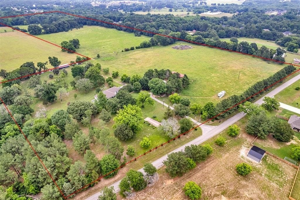 52 acres in Smith County