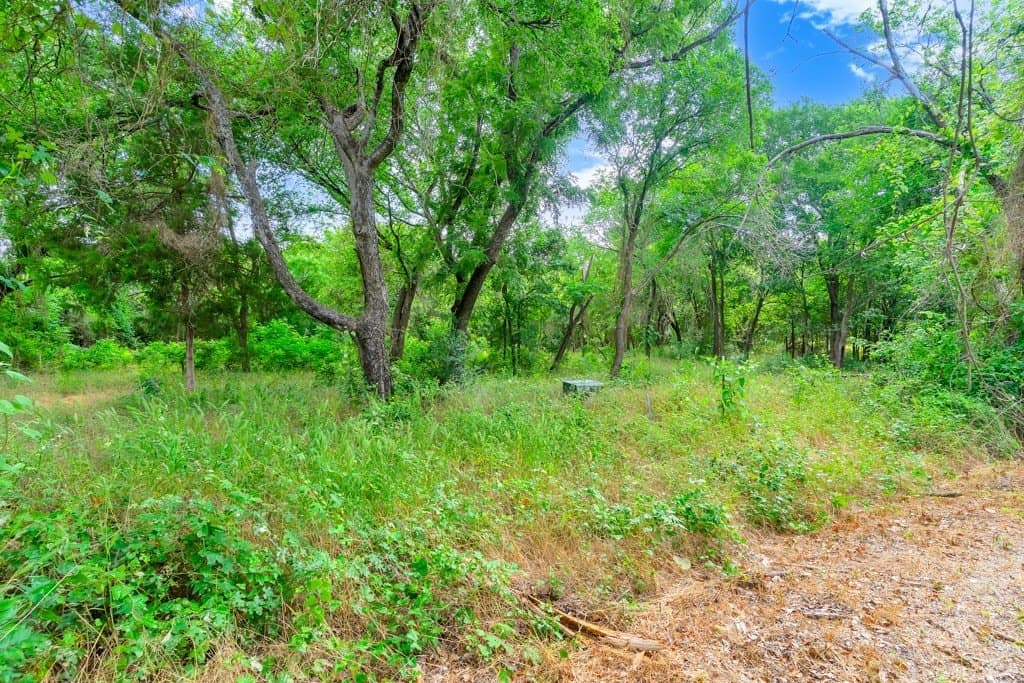 1 acres in Johnson County gallery image 4