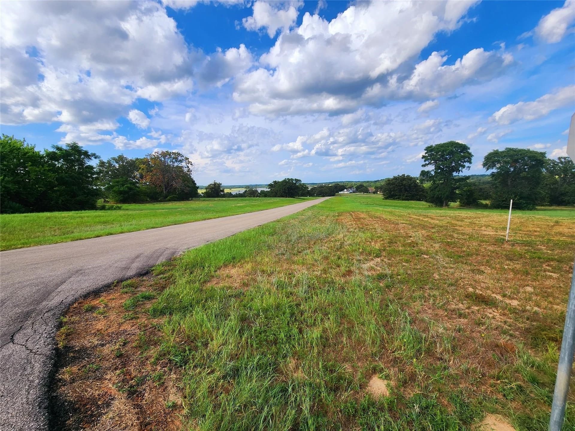 1.11 acres in Henderson County gallery image 3