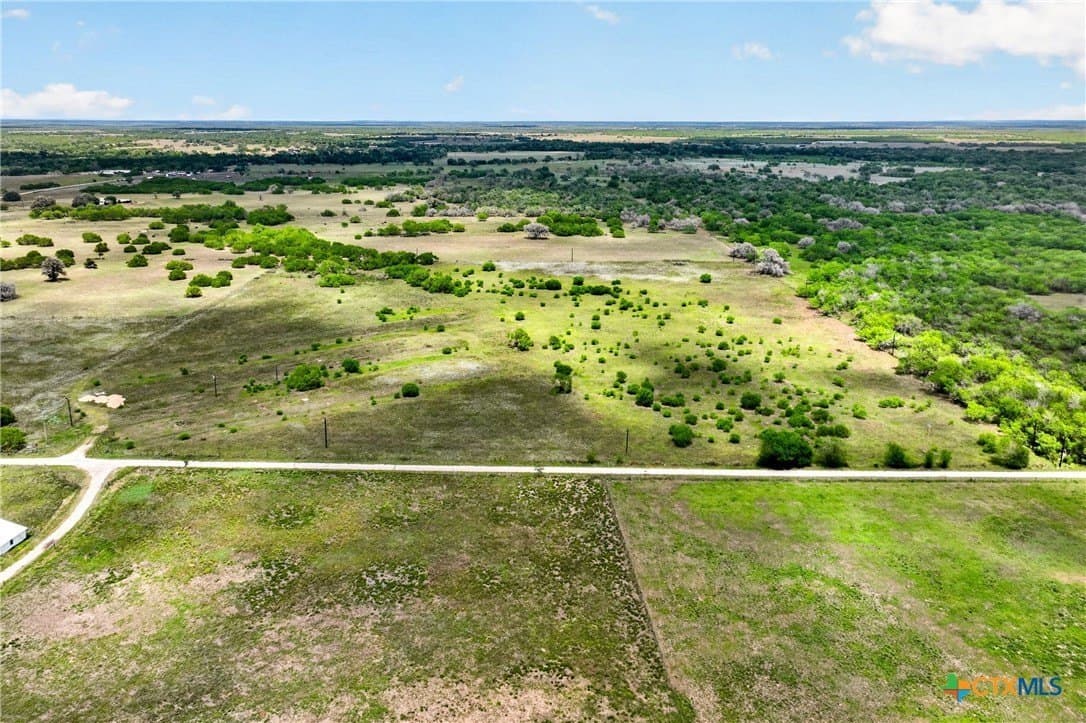 29.86 acres in Gonzales County gallery image 2