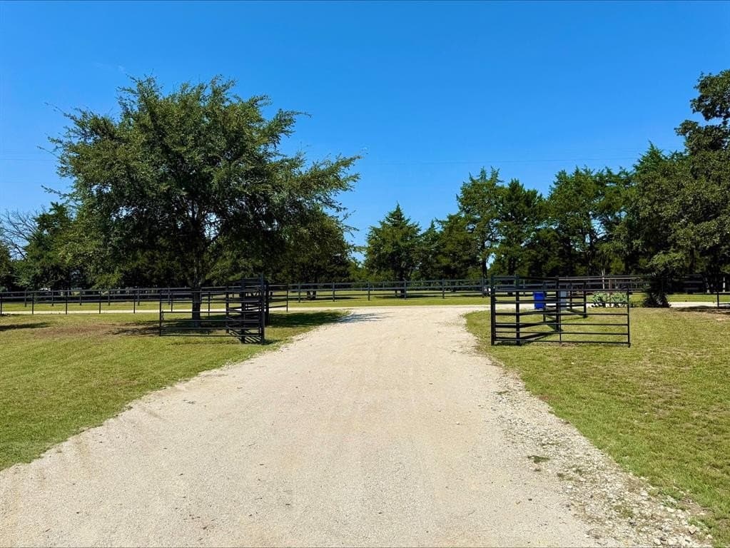 5.3 acres in Grayson County gallery image 2