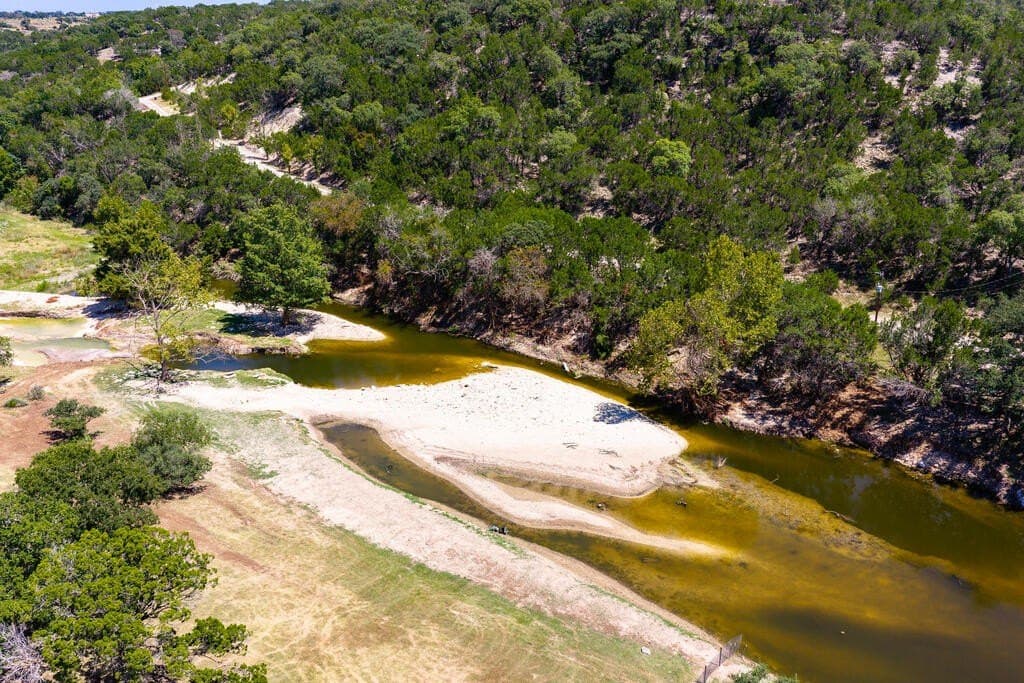 7.77 acres in Kerr County - photo 3