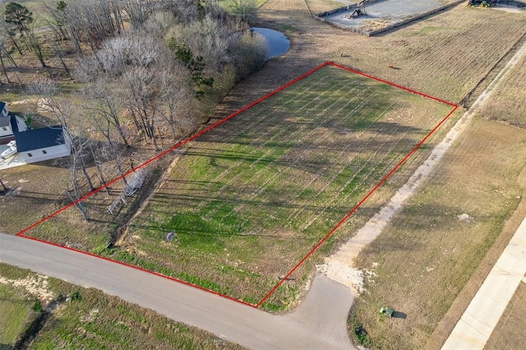 1.25 acres in Smith County gallery image 4