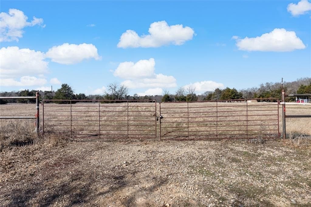 37.3 acres in Hopkins County