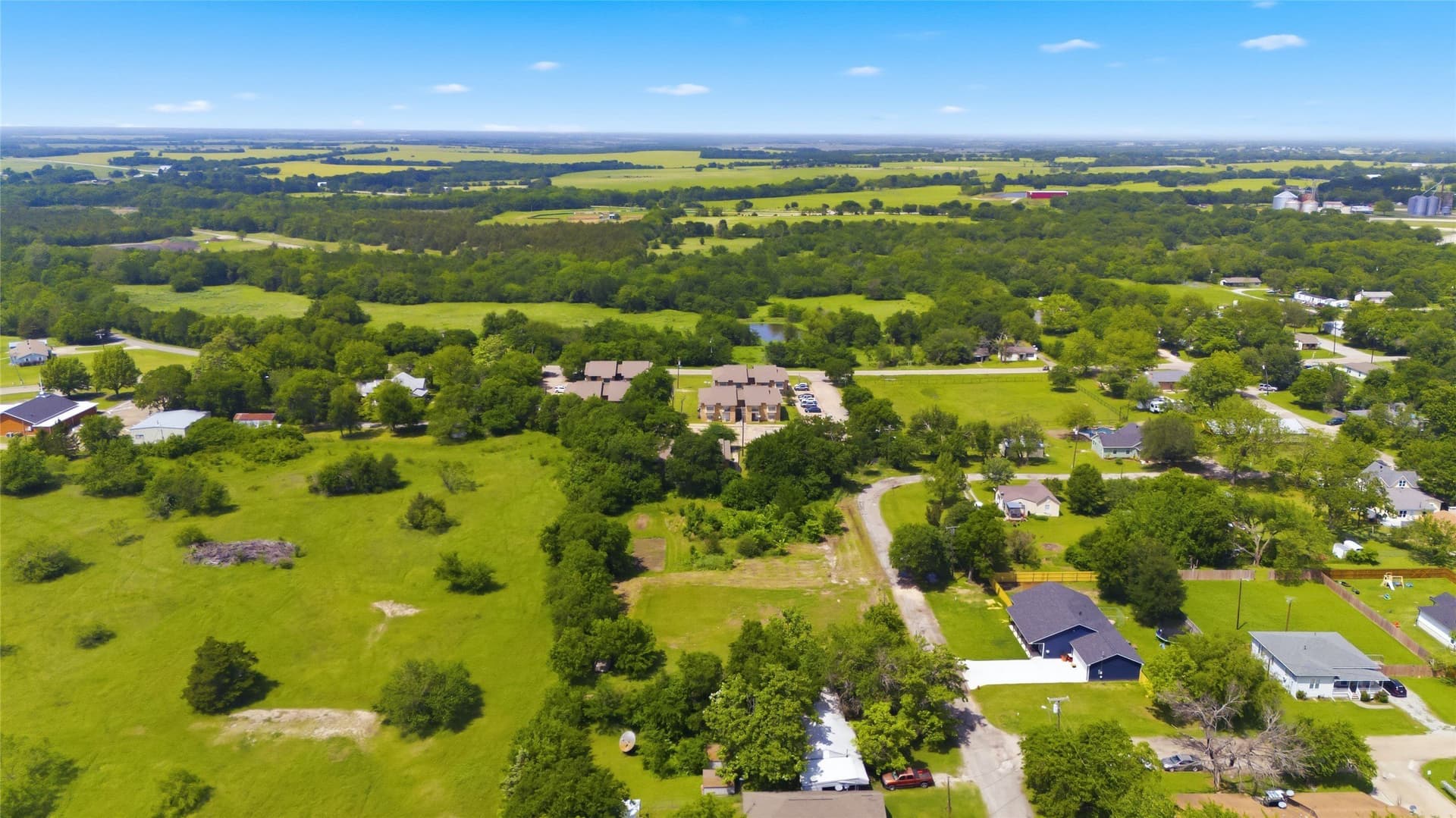 0.32 acres in Hunt County - photo 25