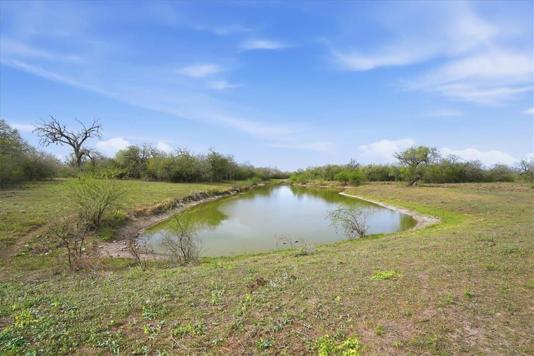 721.88 acres in Jim Wells County - photo 8