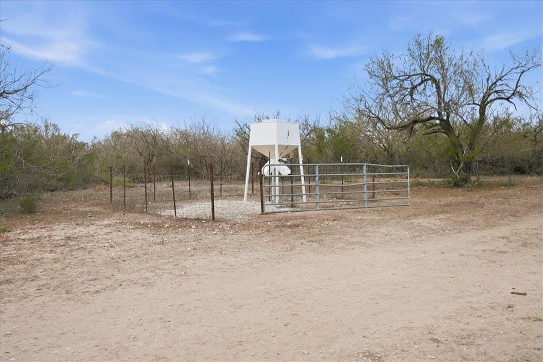 721.88 acres in Jim Wells County - photo 11