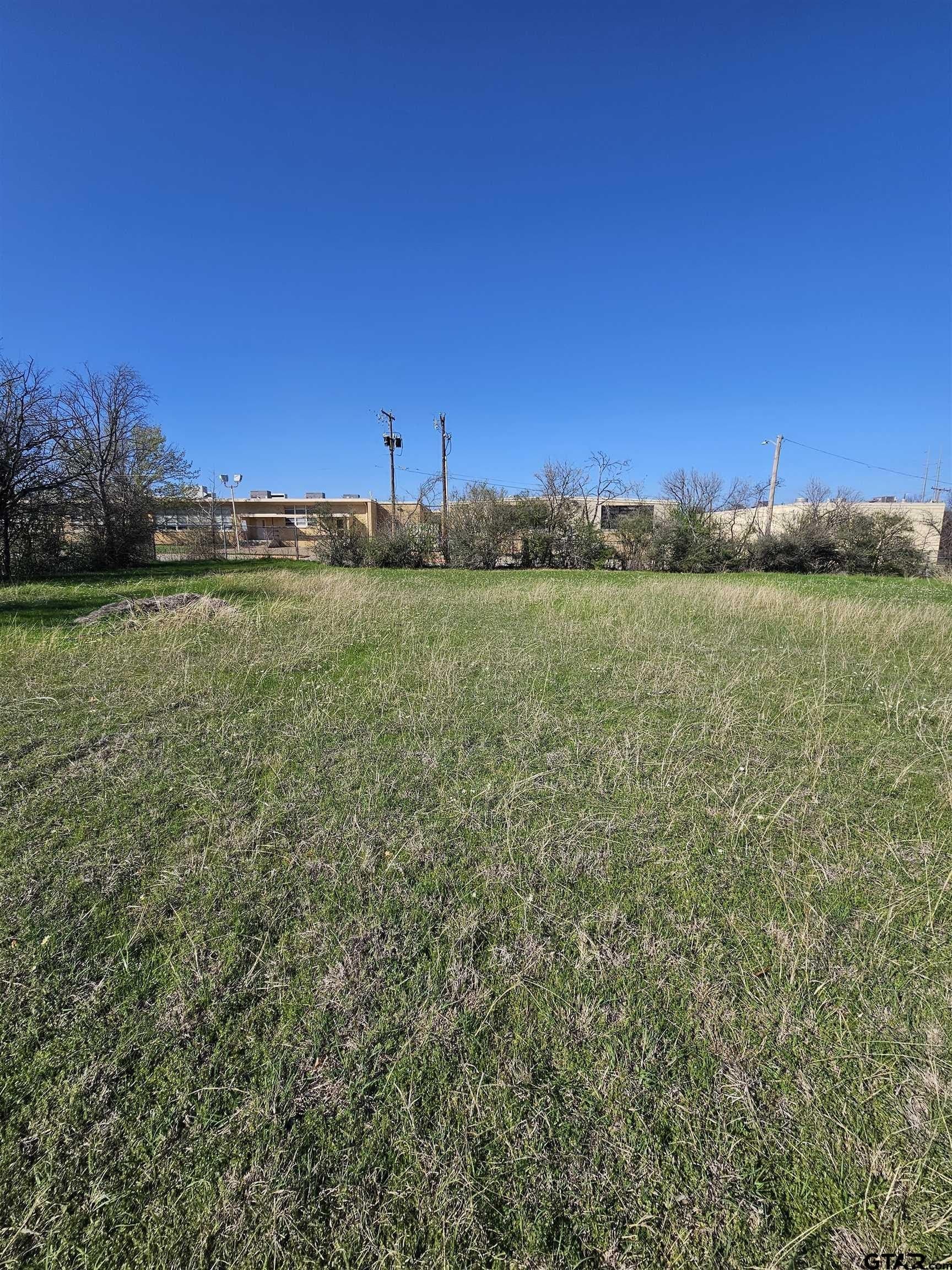1.22 acres in Tarrant County gallery image 3