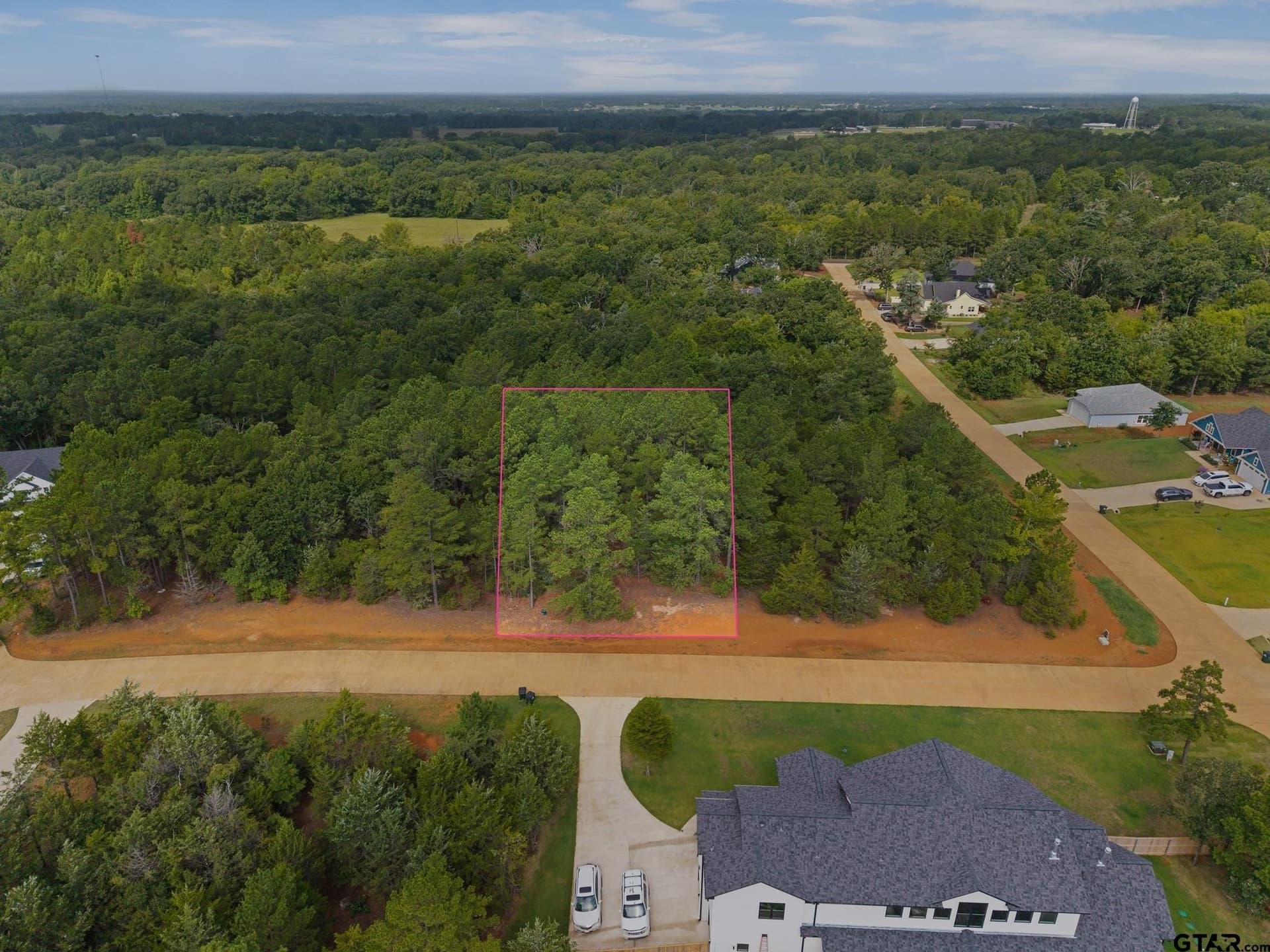 0.5 acres in Smith County - photo 2