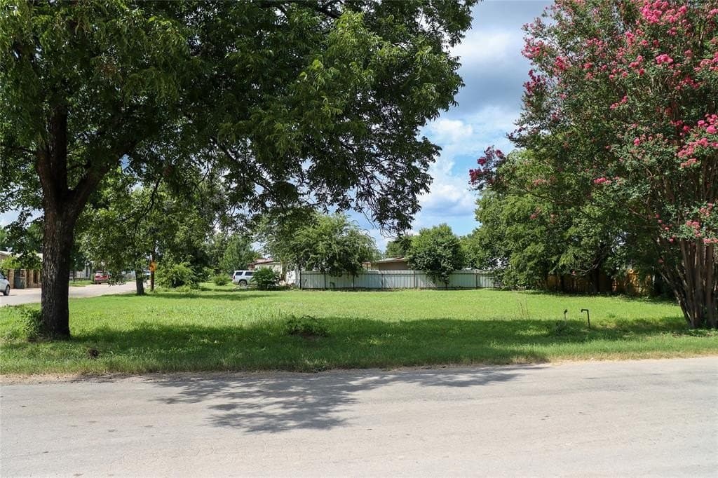 0.25 acres in San Saba County gallery image 2