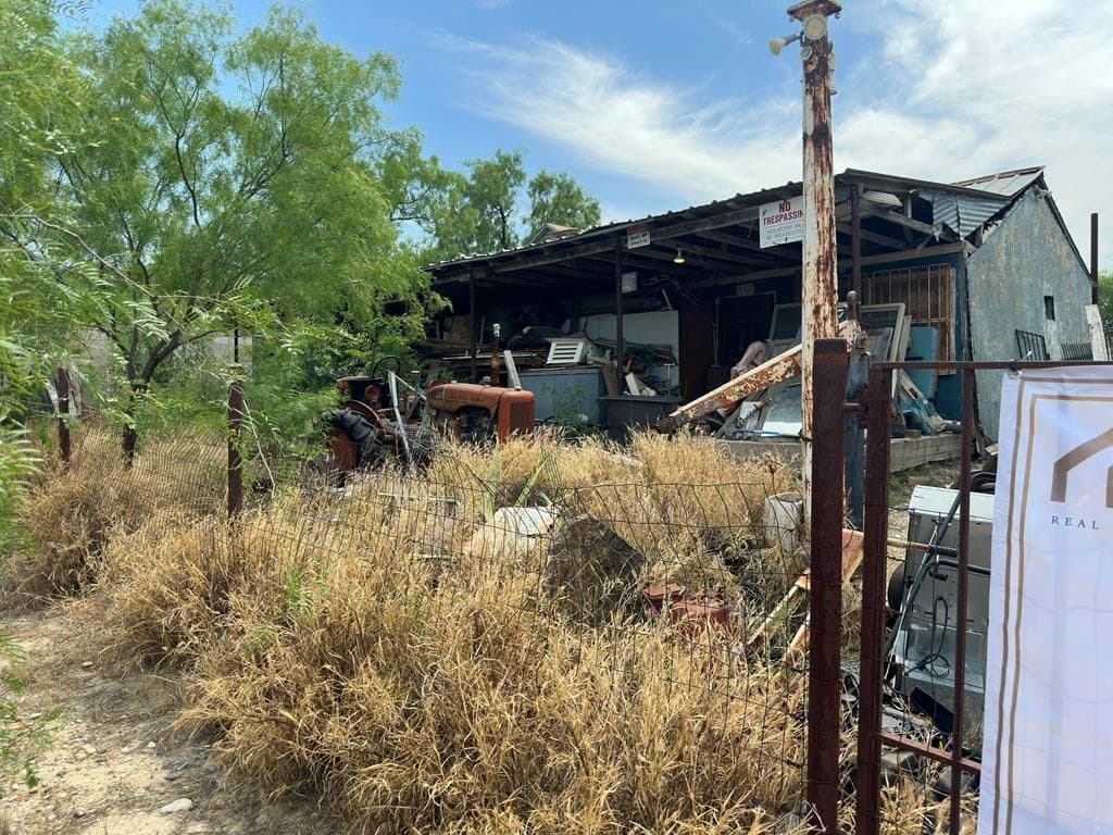 0.29 acres in Maverick County