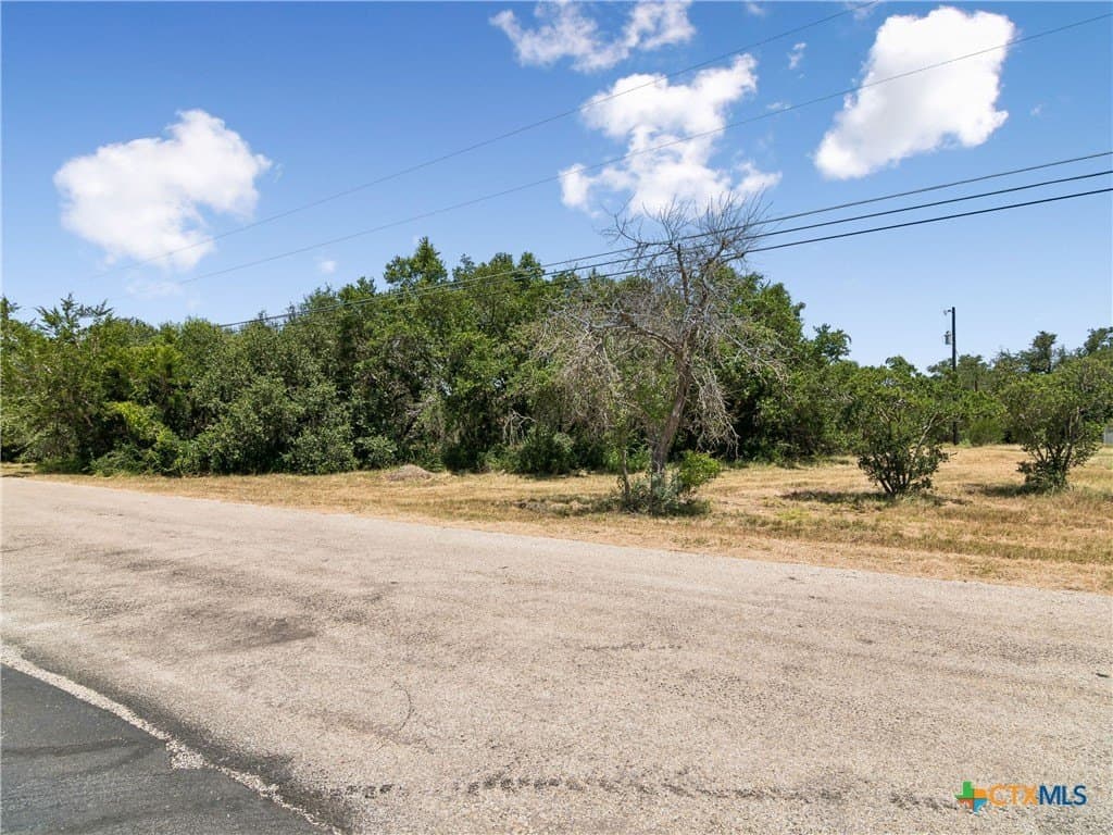 3 acres in Hays County